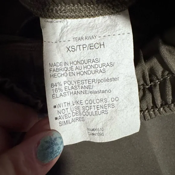 EUC Under Armour Women’s Olive Jogger Pants - Picture 4 of 5